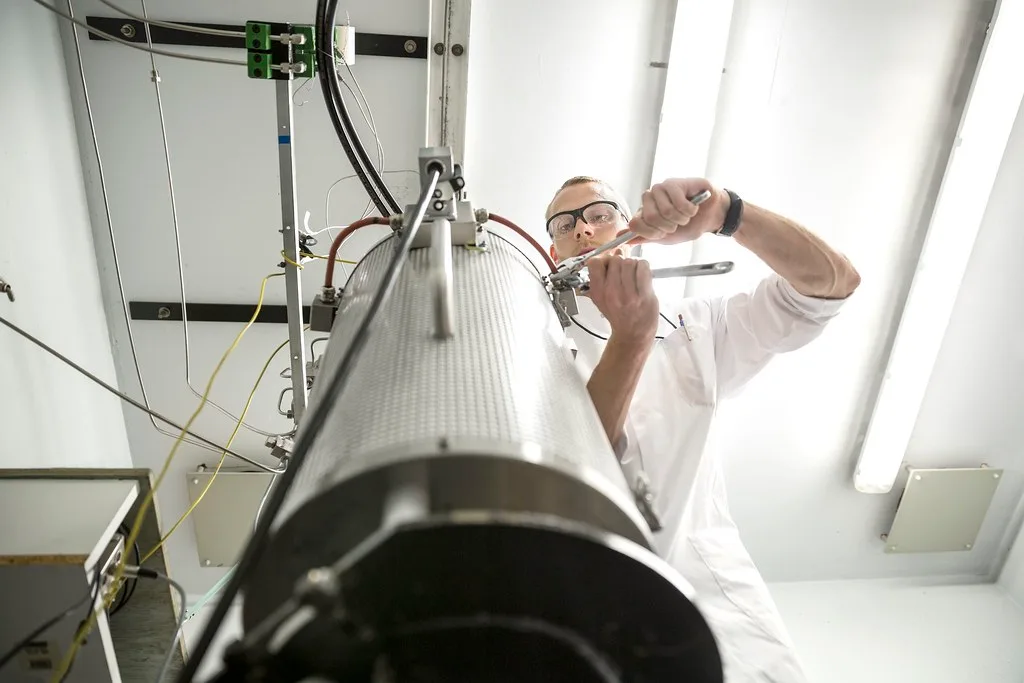 Triaxial pressure vessel @HPT Lab Utrecht University