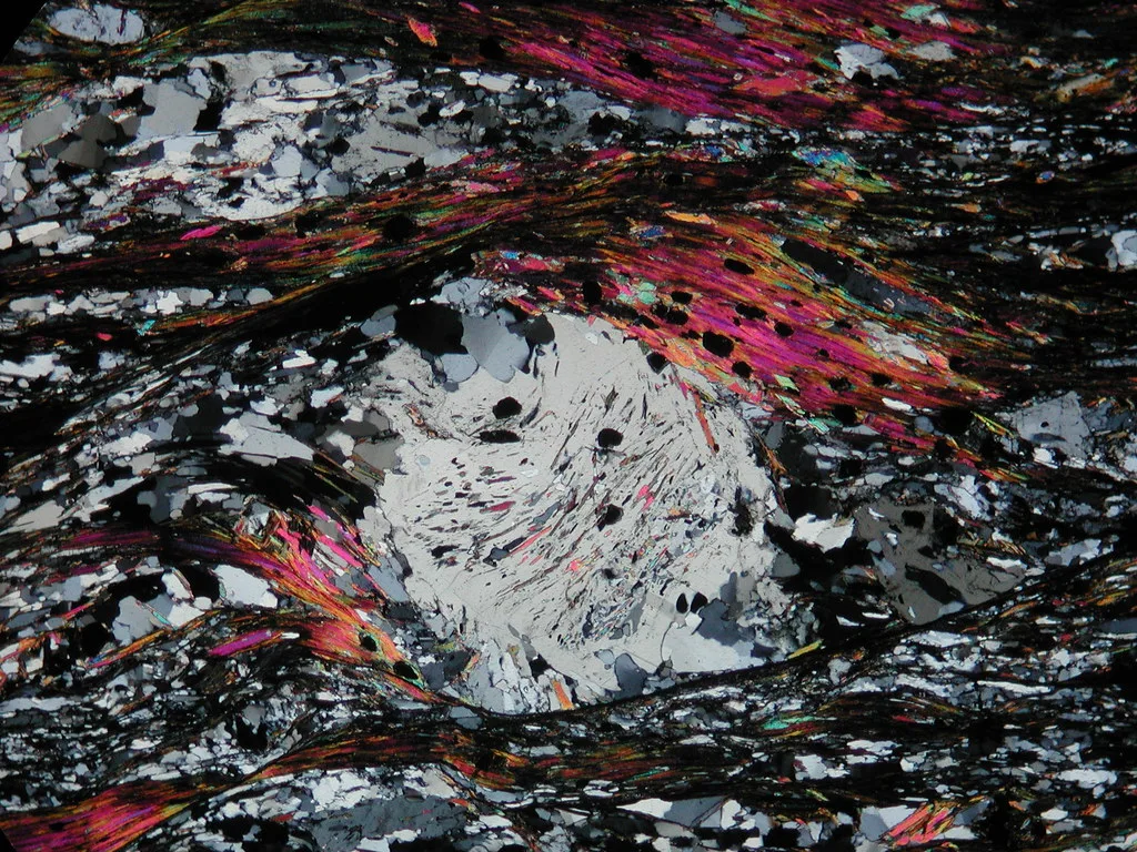 Photomicrograph of an albite porphyroblast from the Variscan basement of Sardinia @NR-IGG